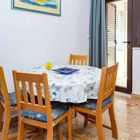 By The Sea - 25832 רוגוזניצה